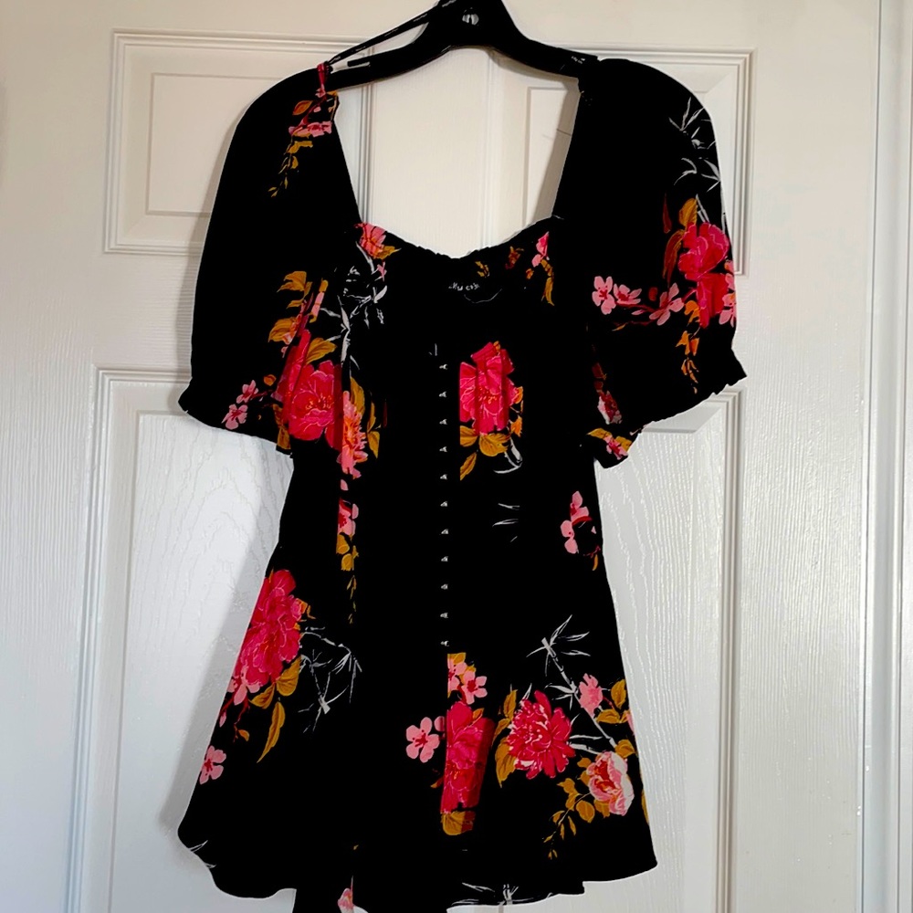 City chic floral blouse